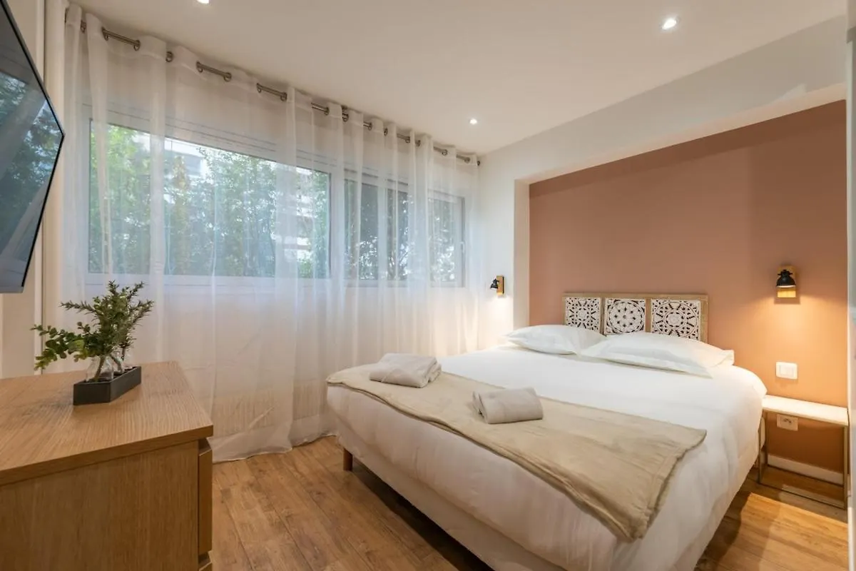 Apartment Nouveau Appartement Sacre Coeur Cottages 4 Paris