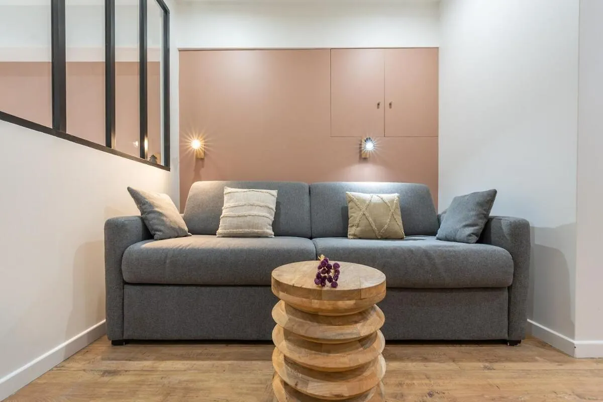 Apartment Nouveau Appartement Sacre Coeur Cottages 4 Paris